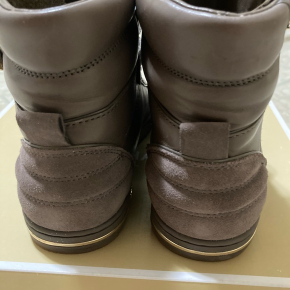 Shoes - Picture 7 of 10